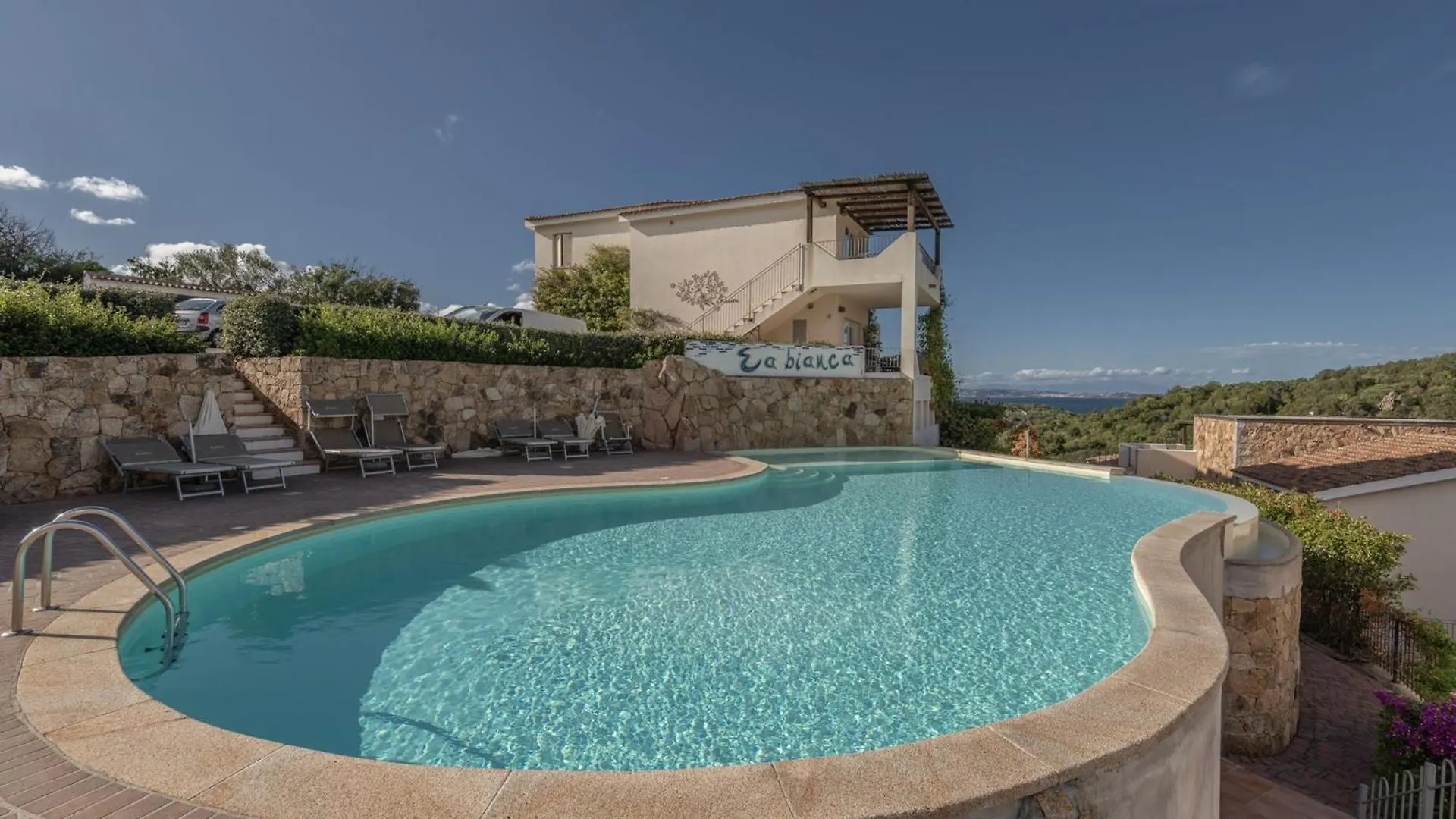 Апартаменты Elegant Residence Ea Bianca 2 Bedroom Sleeps 6 Extra Bed Available Cala Bitta