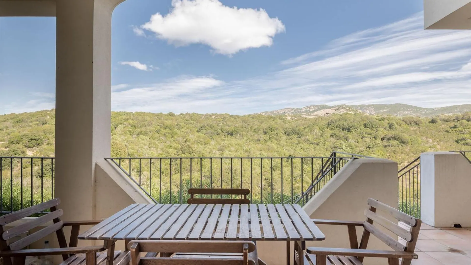 Elegant Residence Ea Bianca 2 Bedroom Sleeps 6 Plus Extra Bed Available Cala Bitta