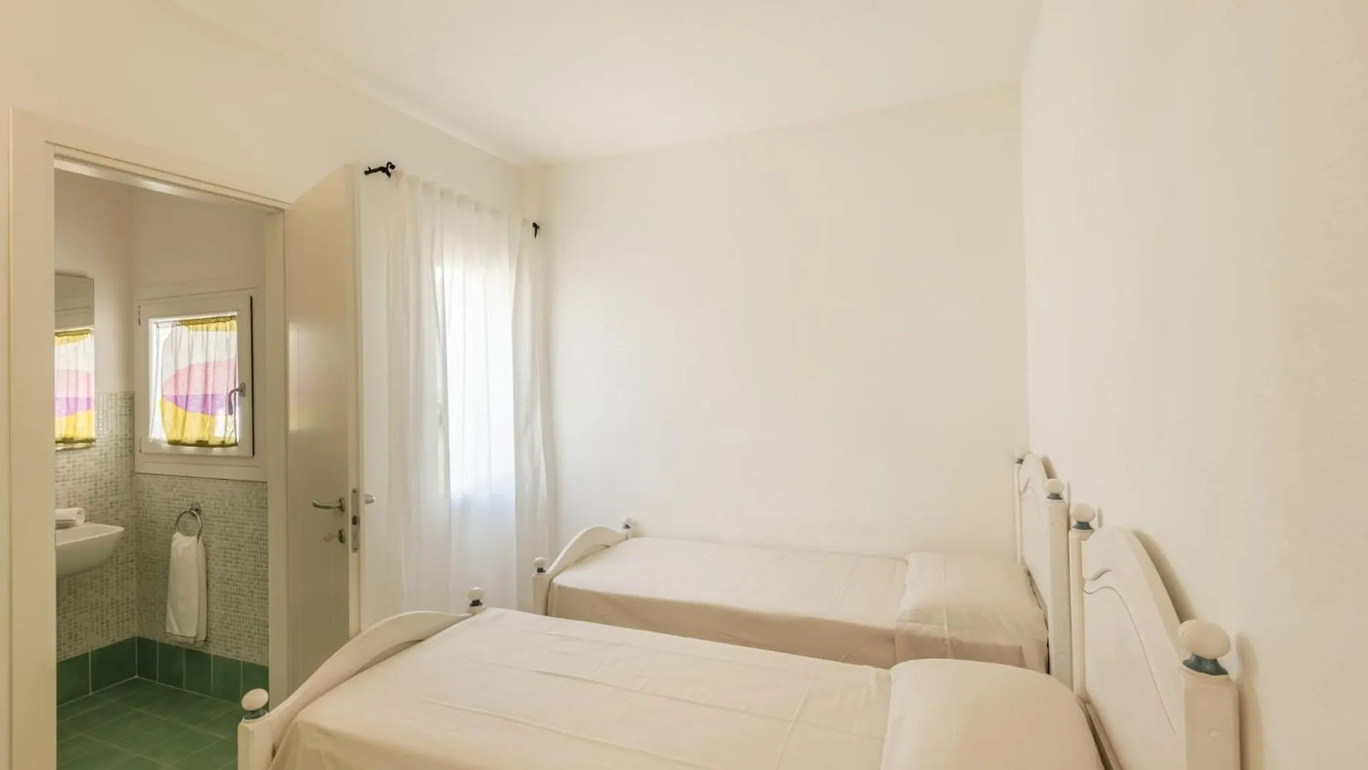 Апартаменты Elegant Residence Ea Bianca 2 Bedroom Sleeps 6 Extra Bed Available Cala Bitta Италия