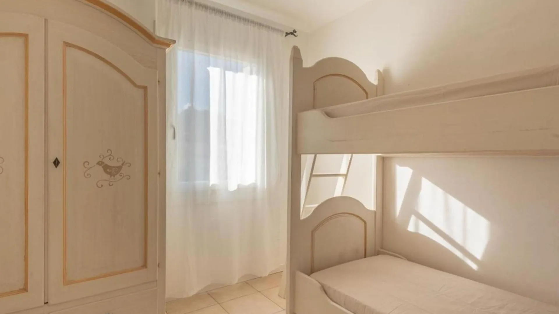 Elegant Residence Ea Bianca 2 Bedroom Sleeps 6 Plus Extra Bed Available Cala Bitta İtalya
