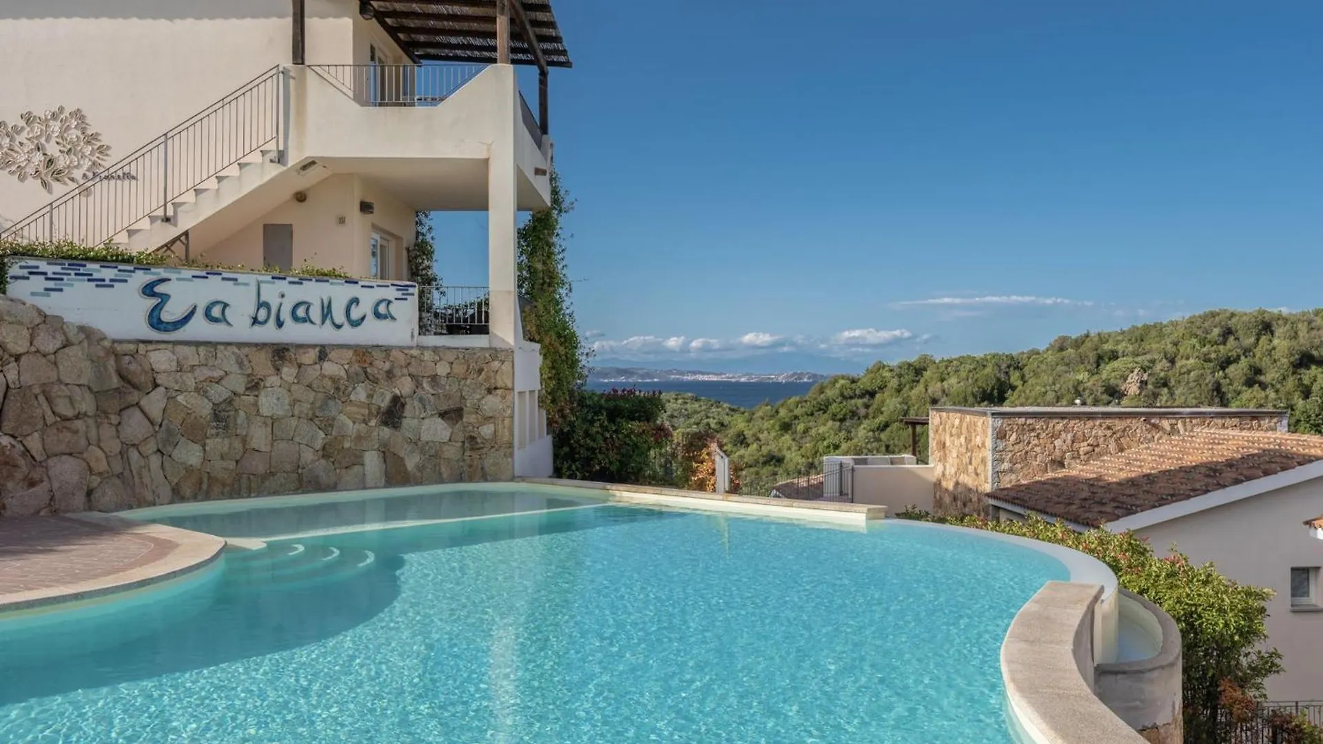 Апартаменты Elegant Residence Ea Bianca 2 Bedroom Sleeps 6 Extra Bed Available Cala Bitta